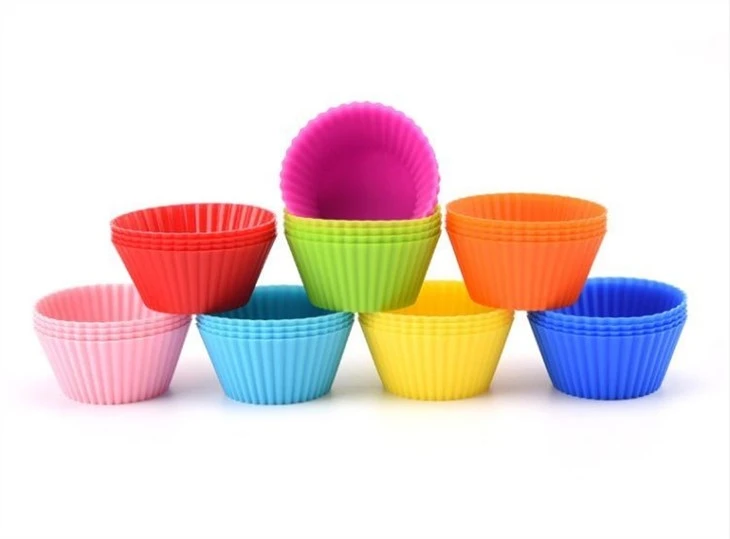 2 mini round cupcake moulds